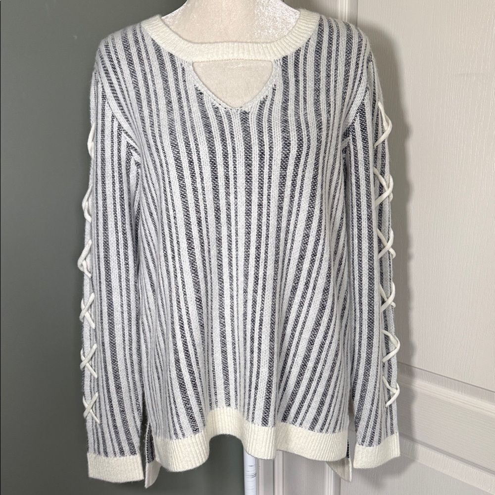 Rock & Republic Striped Sweater Cutout Neck Lace-Up Sleeve Women’s L